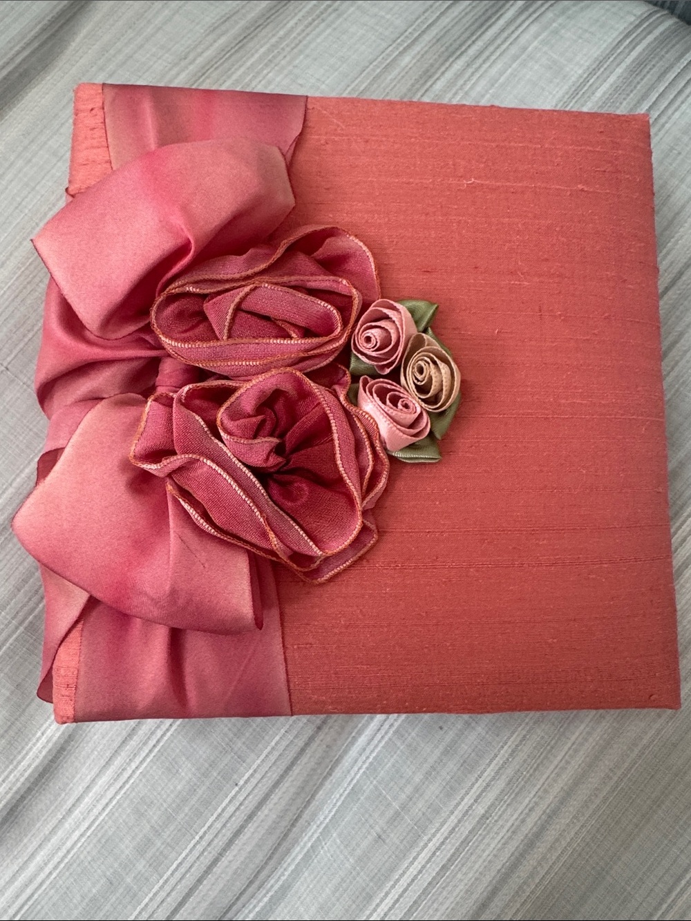 Exquisite Coral Pink Raw Sillk Photo Album by Jan Sevadjian - Brand New